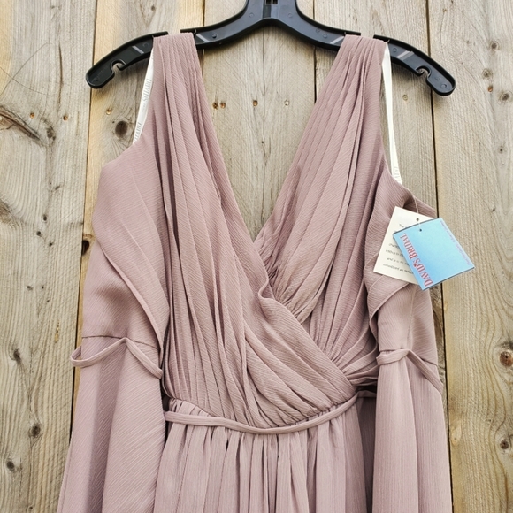 Davids Bridal Long Chiffon Bridesmaid/Prom Dress With Added Additional Scarf - Picture 2 of 9